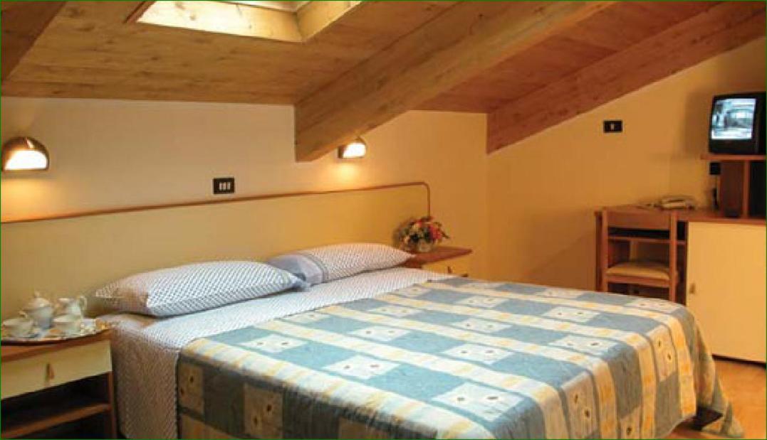 Hotel Verdemare Rimini Bagian luar foto
