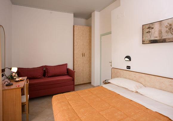 Hotel Verdemare Rimini Bagian luar foto